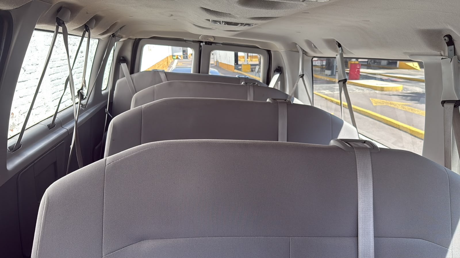 Unidad de MonTransportes para transporte privado de pasajeros